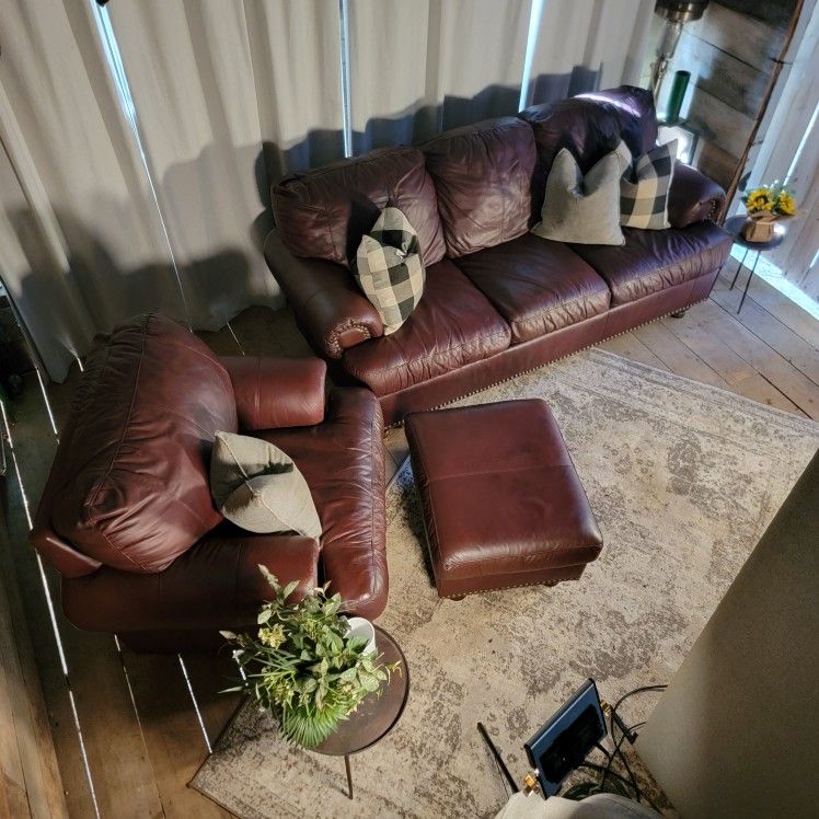 Vintage Real Leather Sealy Sofa Set – Nailhead Trim, Solid Wood, Oversized Chair + Ottoman!