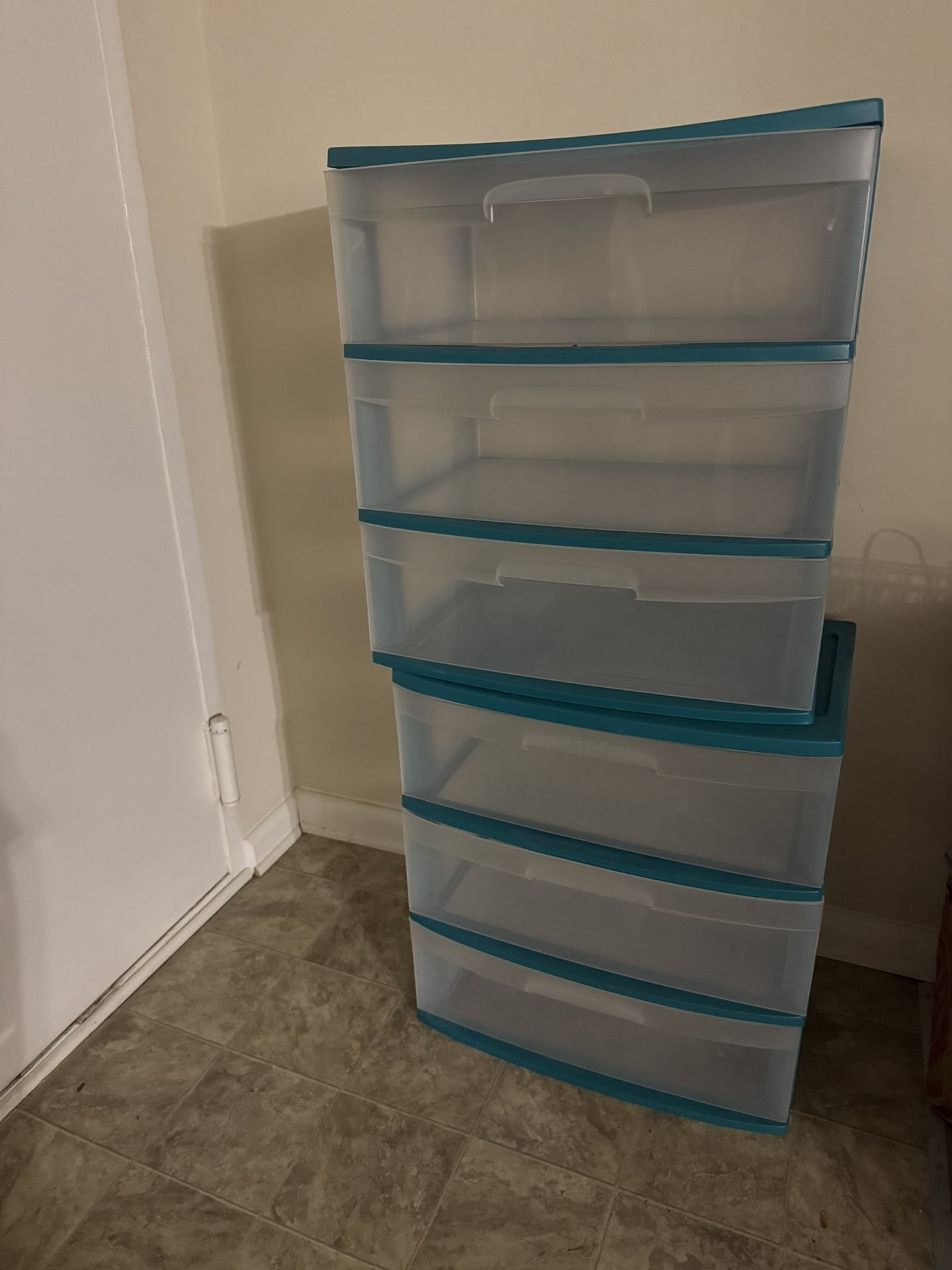 Sterilite containers