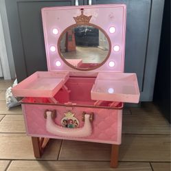 Kids make up vanity