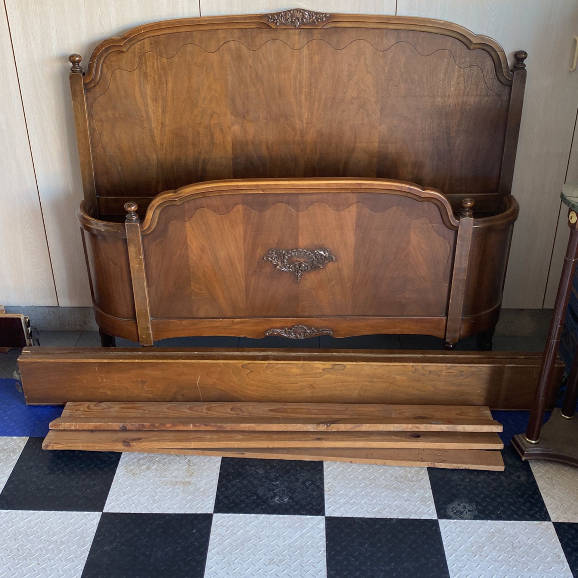 Antique full Size Bed
