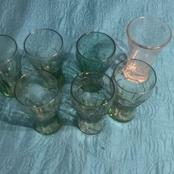 Vintage 7 coca cola green and one clear have  duty cup