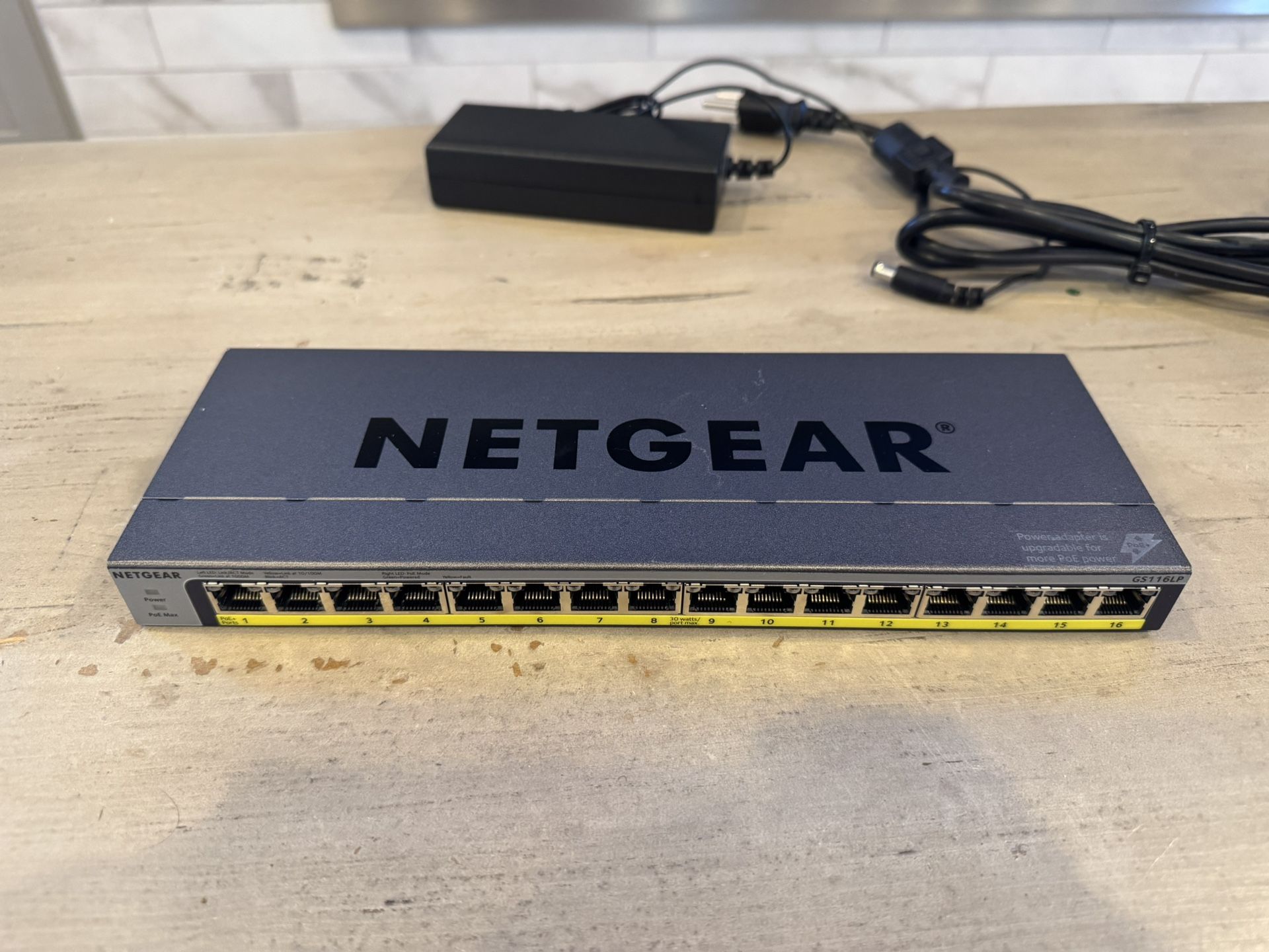 Netgear 16 Port Gigabit Ethernet Unmanaged PoE+ Switch with FlexPoE
