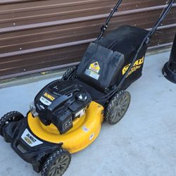 Dewalt 21-in 3-in-1 Gas Self Propelled Walk Behind Lawn Mower 