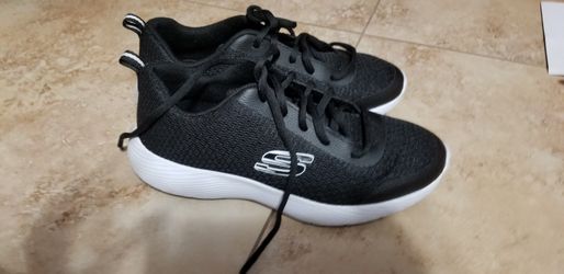 Youth boys 5.5 memory foam sketchers