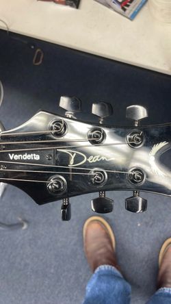 Dean Vendetta solid body electric guitar (no case). 70508313