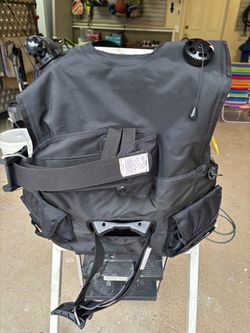Buoyancy compensator