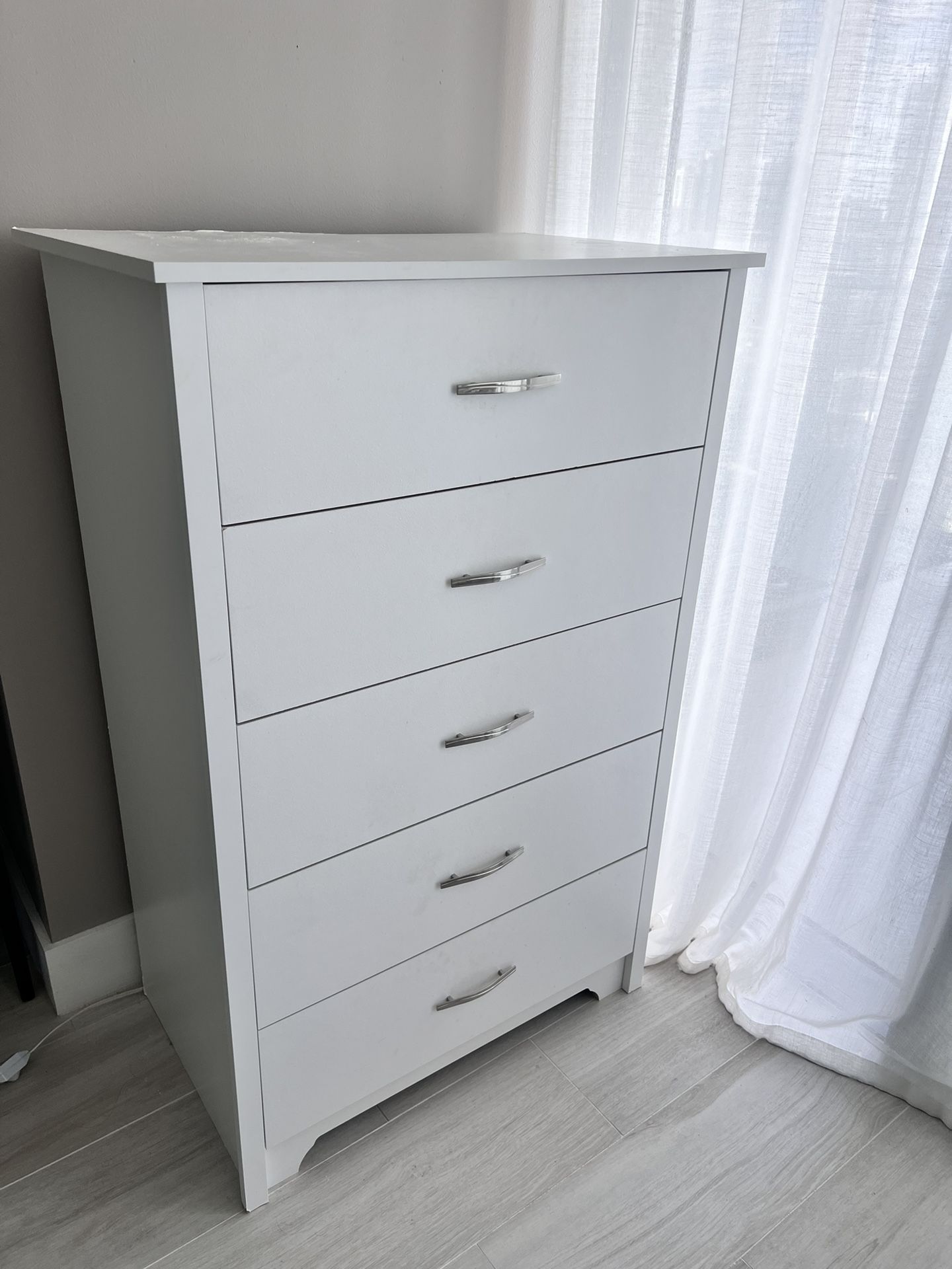 5 Drawer dresser 