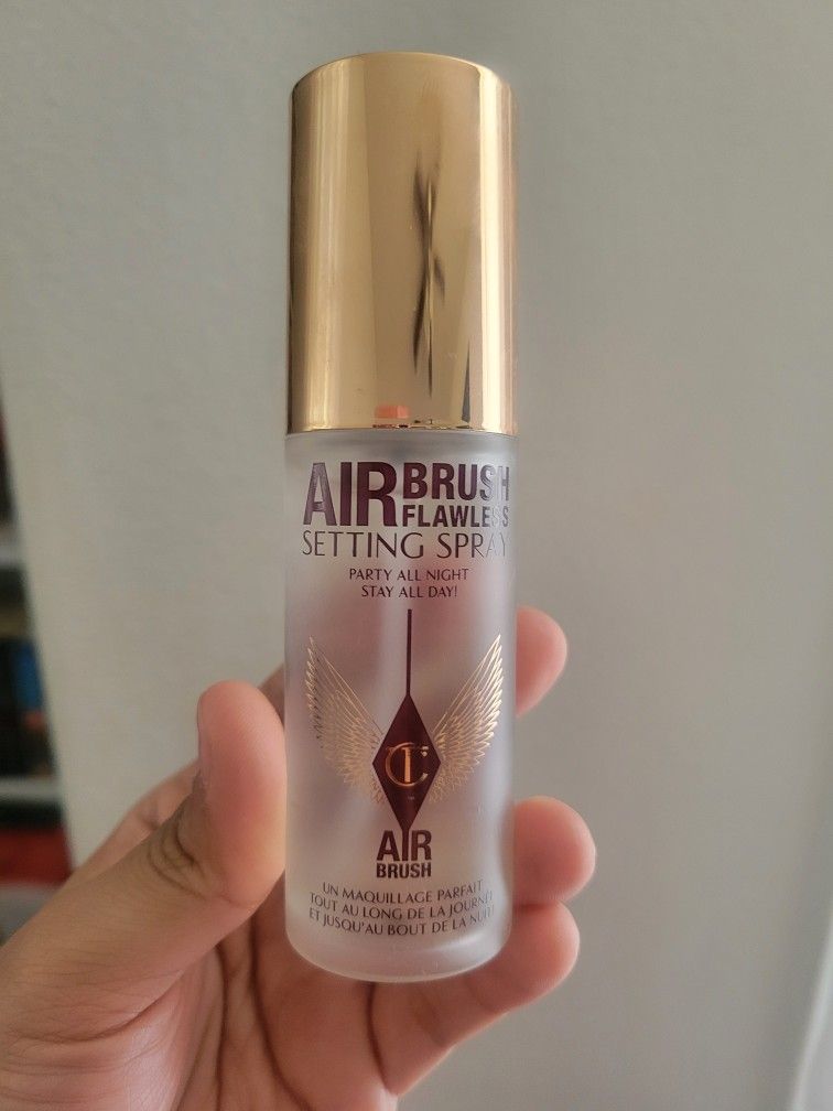 LIKE NEW CHARLOTTE TILBURY SETTING SPRAY
