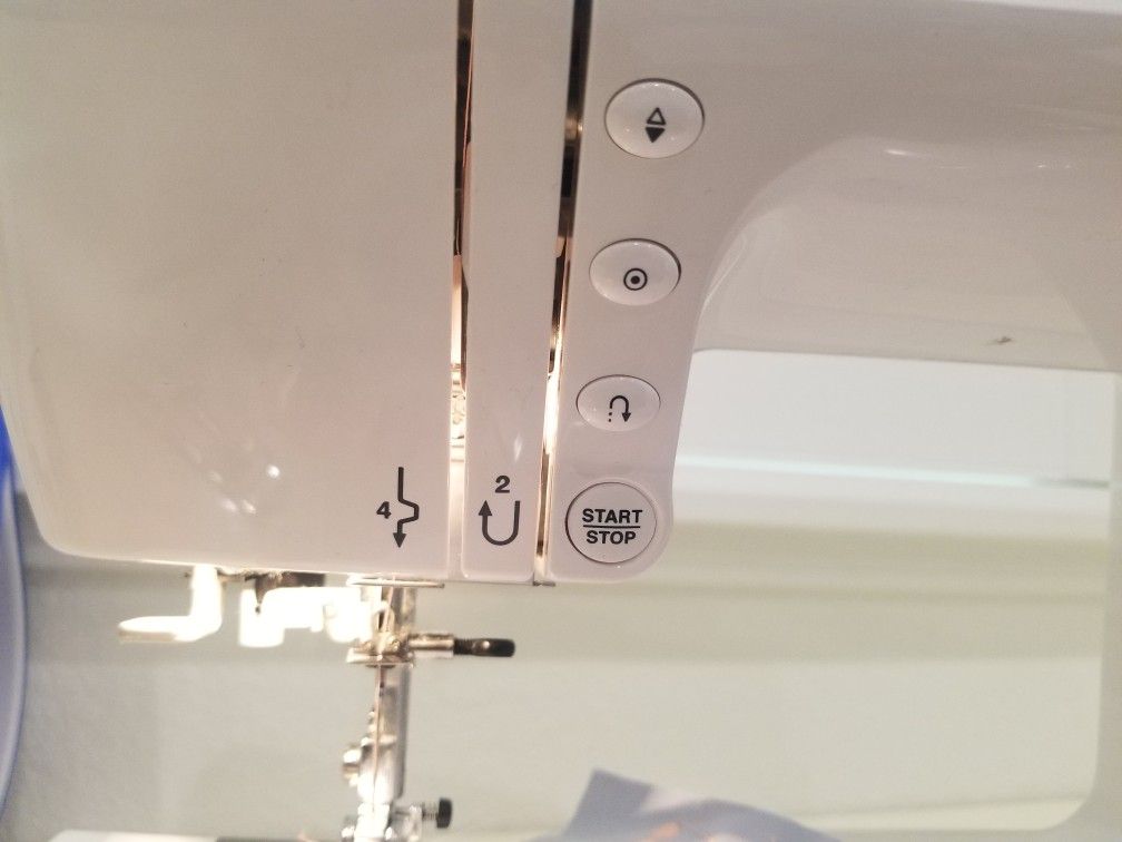 Janome MAGNOLIA 7330 Sewing Machine Tested! for Sale in Santa Rosa, CA