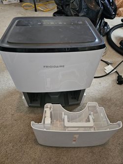 Frigidaire FFAD2233W1 Moderate Humidity 22-Pint Capacity Dehumidifier
