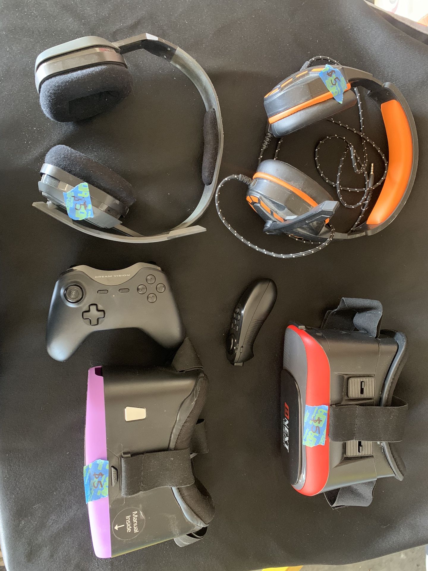 VR headsets, Headphones