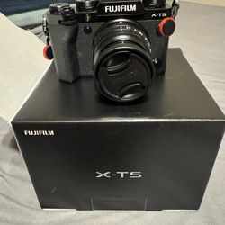 Xt5 fujifilm (lens not included)