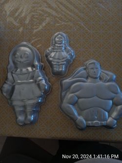  Aluminum Cake Pans (3)