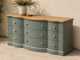 Willow Bend 9 Drawer Dresser