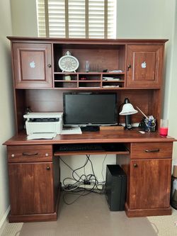 Computer table