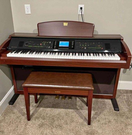 Yamaha-Clavinova-CVP-305-Excellent-digital-piano
