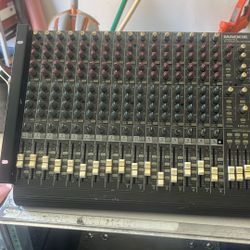 Mackie CR1604- VLS 16 Channel Mixer