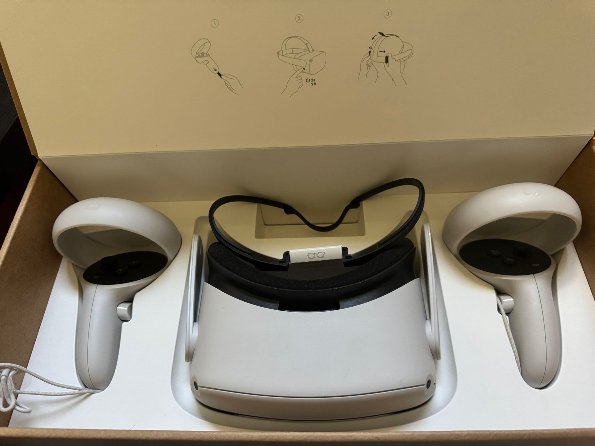 Oculus Quest 2 – Great Condition (Original Box)