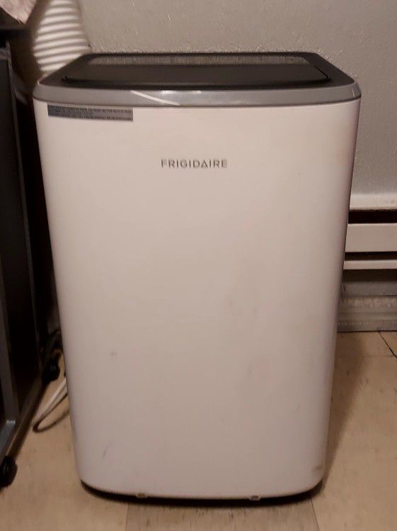 Portable Air Conditioner. Frigidaire 8000 BTU