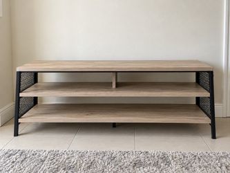 TV Stand / Entertainment Center