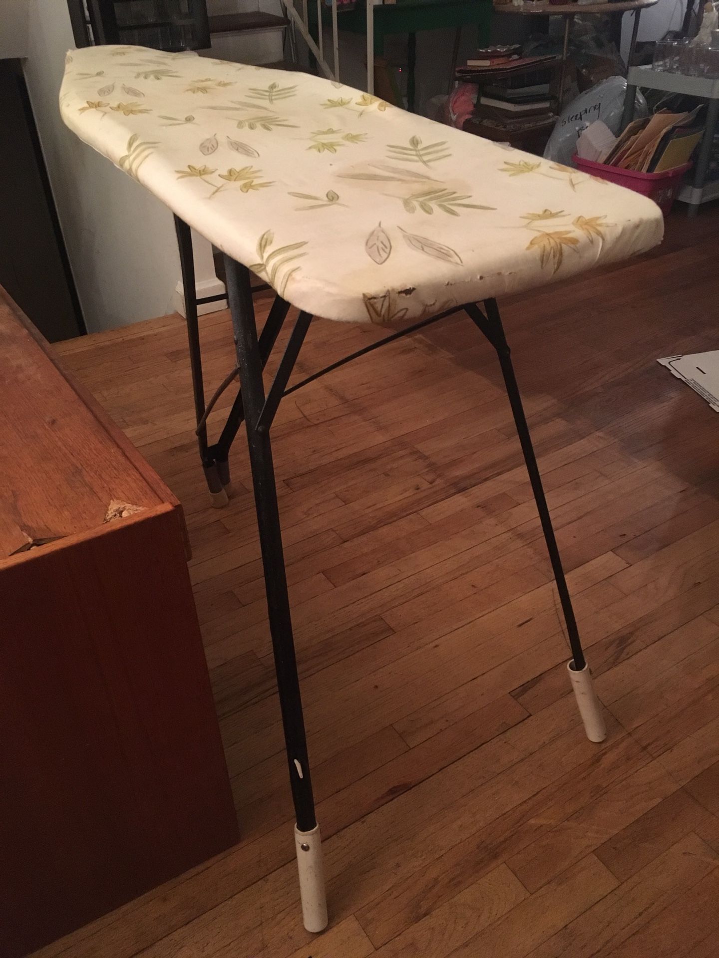 Ironing board 9$