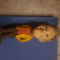 1971 Carved Statute Of Laural