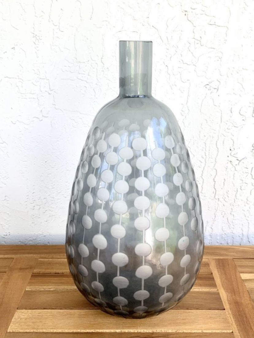 SET OF 2 Modern Hand Blown Glass Vases, Gray. 15.00 for Sale in Hialeah, FL OfferUp