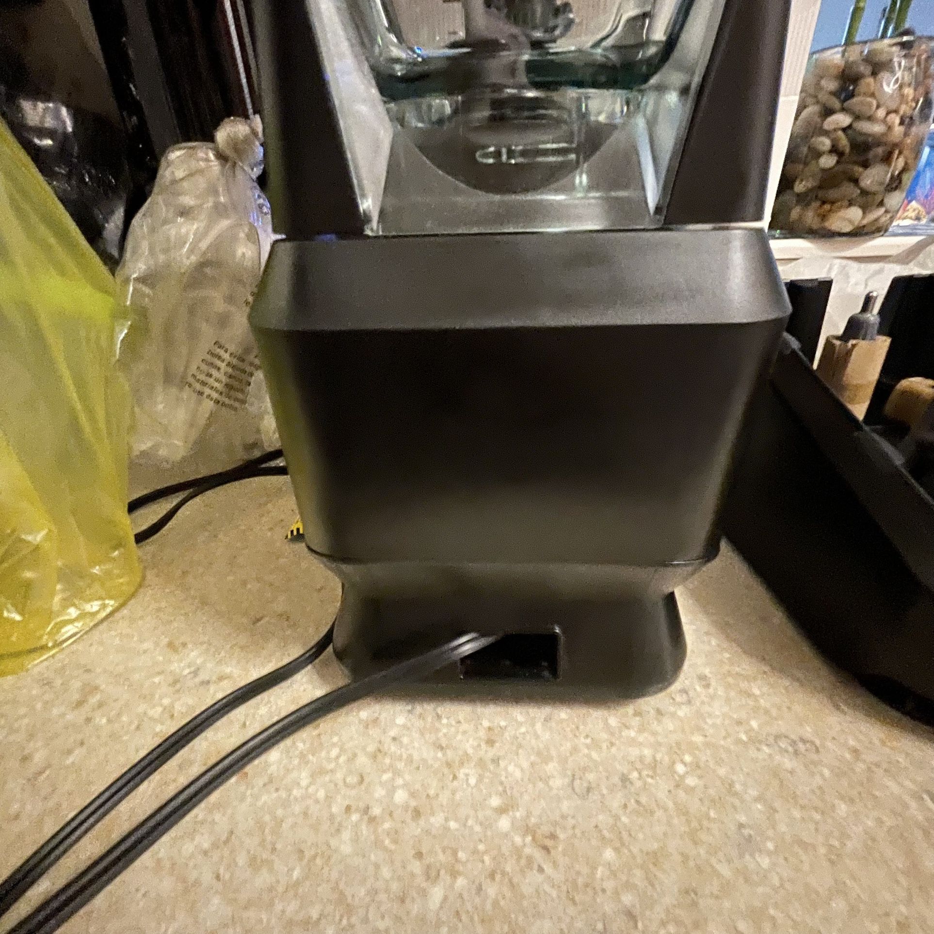 Ninja BL660 Professional Compact Smoothie & Food Processing Blender  1100-Watts for Sale in Allentown, PA - OfferUp