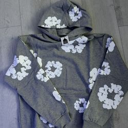 Grey Denim Tear Size medium 