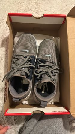 7.5 Womens Nike Training Shoes Grey 