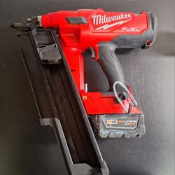 MILWAUKEE TOOL FRAMING NAILER 