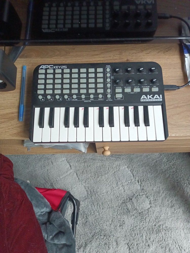AKAI APC Key 25