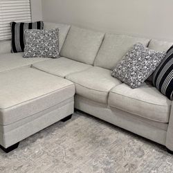 Grey Sectional Couch With Ottoman 