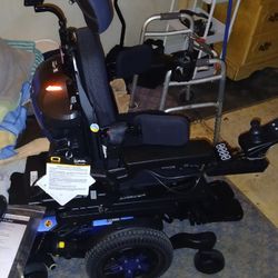 Quantum I-Level Electric Wheelchair 