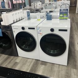 LG - 4.5 cu. ft. Capacity Smart Front Load Energy Star Washer w/ TurboWash and AI Built-In Intelligence & 7.4 Cu Ft Gas Dryer Laundry Pair In White 🤍