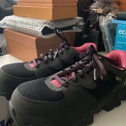 Ladies Timberland  Steel Toe Shoes   Size (5 1/2)