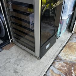 Undercabinet Wine / Beverage Cooler GE Monogram 
