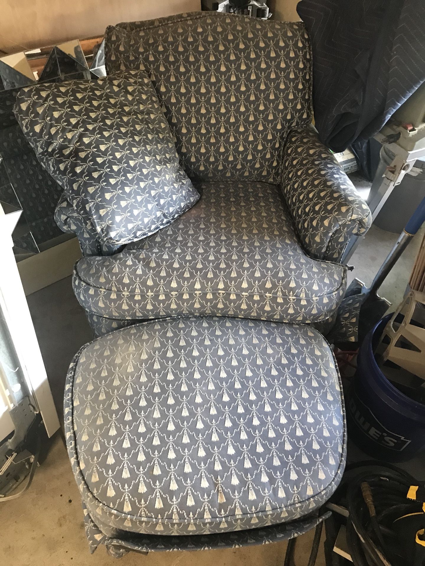 Rocking chair and ottoman