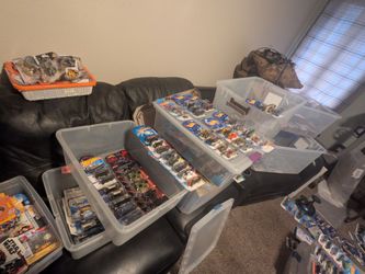 🔥🔥🔥 100 Hot Wheels for $90. 🔥🔥🔥Today Only !