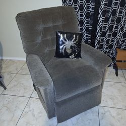 Great Chair But Me An My Husband Sit Together Bo Use For It . In Edinburgh If Interested 
