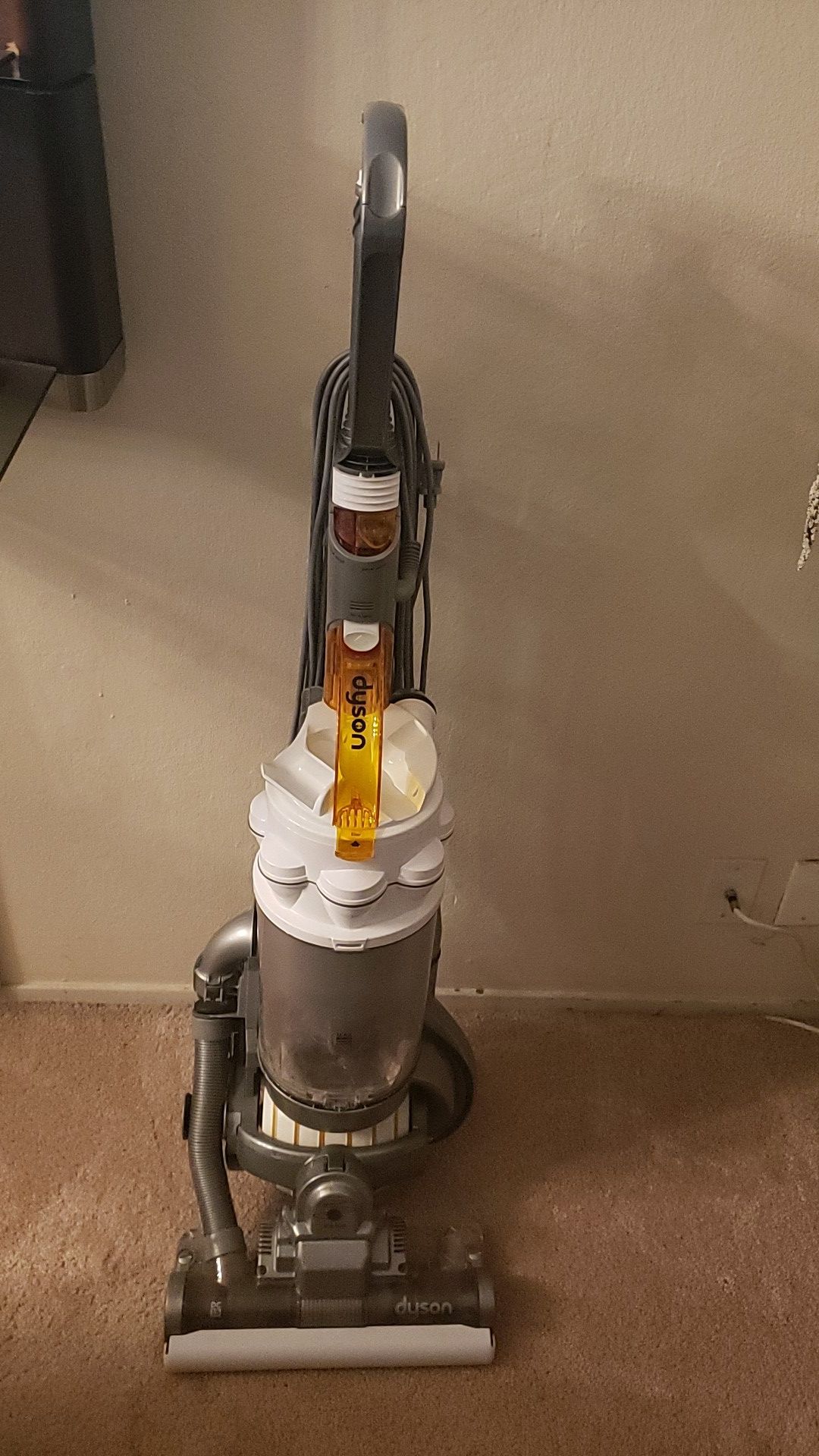 Dyson DC-15 Vacuum Cleaner