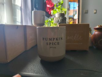 Pumpkin spice candles