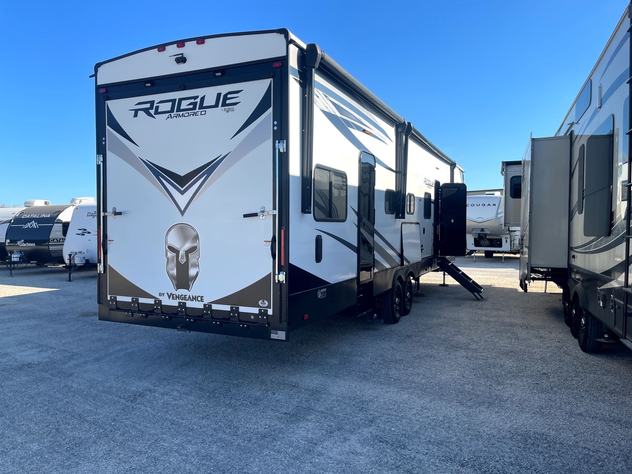 2022 Forest river RV vengeance Rogue armored 371TH