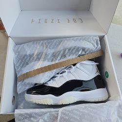 Nike Jordan 11 "Gratitude" Sz8
