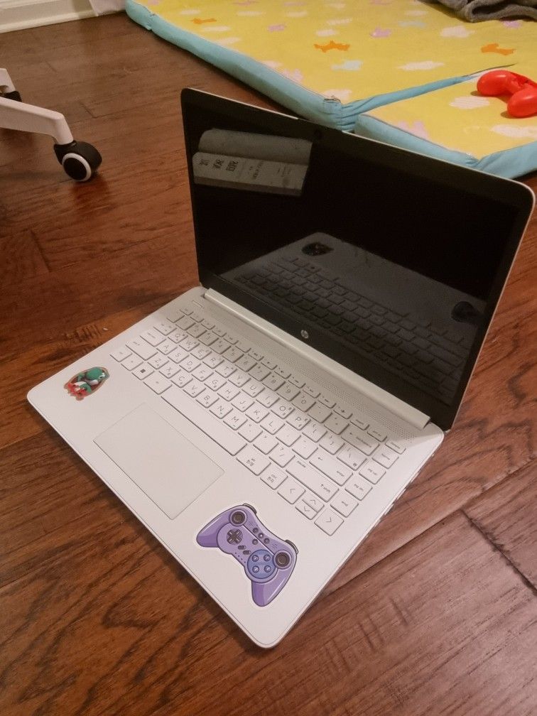 Hp 14s-dq2573TU I3 256gb SSD 4gb Ram
