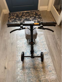 Knee support cycle with extra cushion