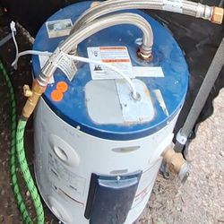 12 Gallon Working Water Heater