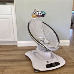 MamaRoo Swing