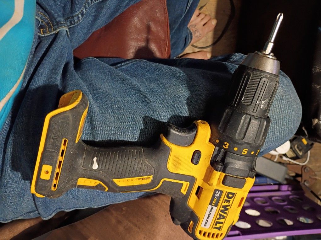 Dewalt Drill 20 Volt