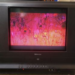 $250 OBO Toshiba CRT TV DVD Combo 14” MODEL NO.MD14H63 Retro Gaming TV